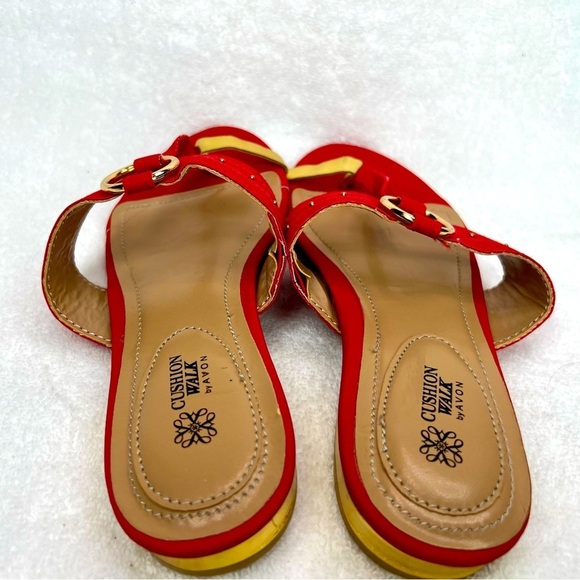 Avon, Cushion Walk red with gold hardware sandals - Picture 3 of 4